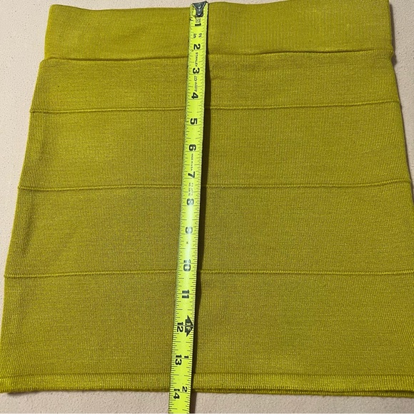 Like new* yellow 💛mini skirt - Picture 2 of 5